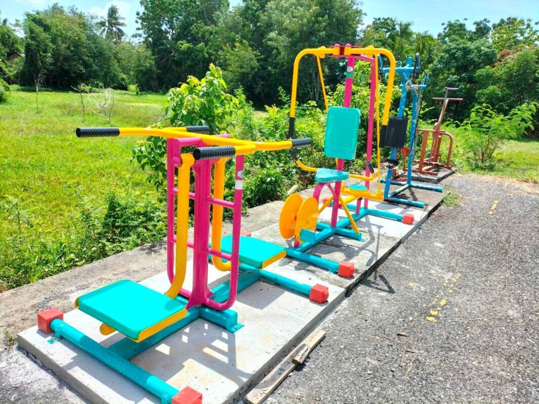 เครื่องเล่นสนามกลางแจ้ง ภาคใต้